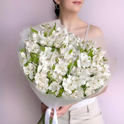 Воздушный букет белая альстромерия