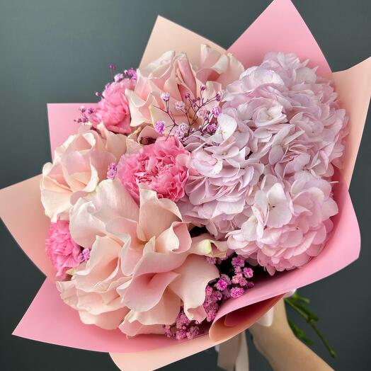 Bouquet of roses and hydrangeas HIT