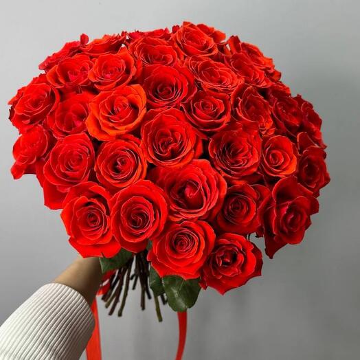 Монобукет из алых роз
