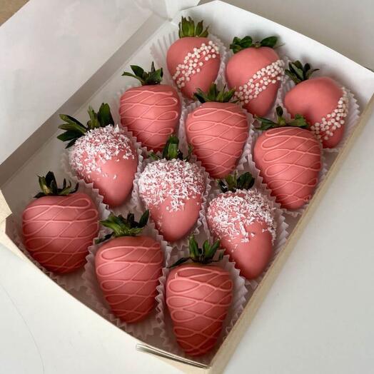 Chocolate-covered strawberries of roses