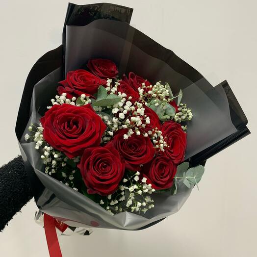 11 алых роз 🌹