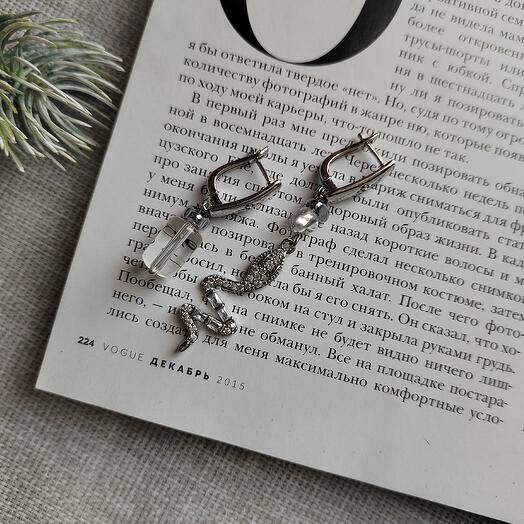 Серьги из хрусталя со змейкой