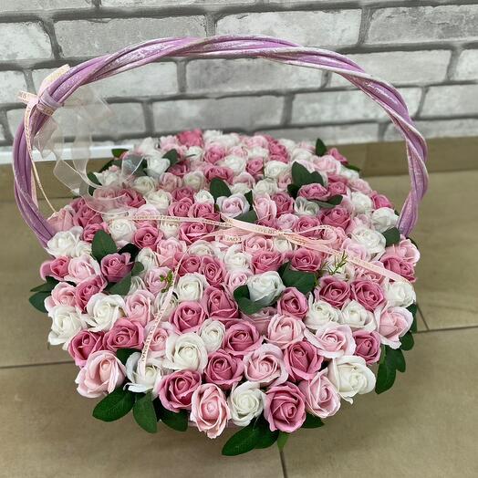Огромная корзина 151 роза из мыла