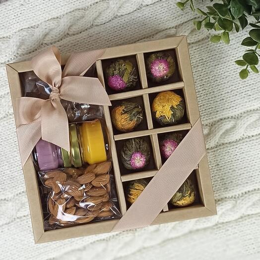 Set de regalo: té relacionado, nueces, miel