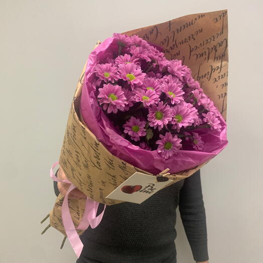 Pink mini chrysanthemums in craft