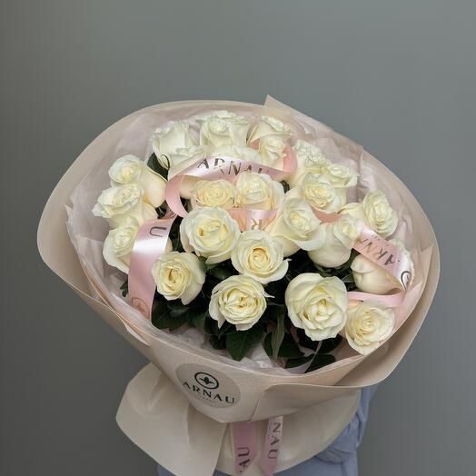 Букет из 25 белоснежных роз