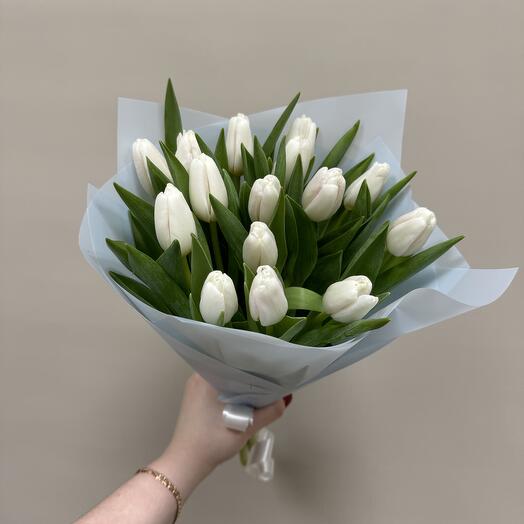 Букет 15 белых тюльпанов 🌷