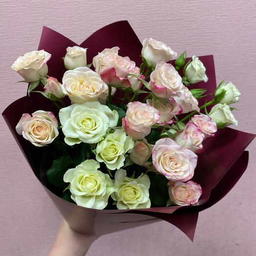 Букет Барокко из кустовых роз