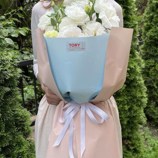 Bouquet of 5 white eustomas