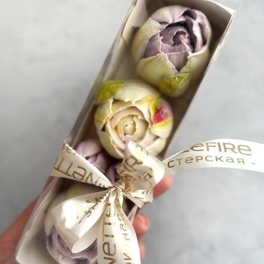 Коробка-комплимент с зефирными цветами
