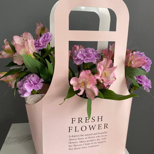 Цветы в сумочке Fresh Flowers