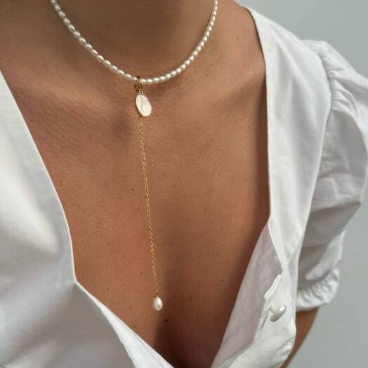 Pearl choker with pendants