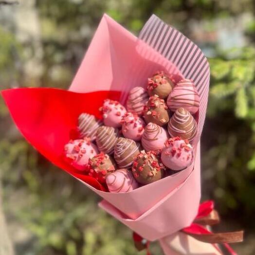 Strawberry bouquet "Liberty"