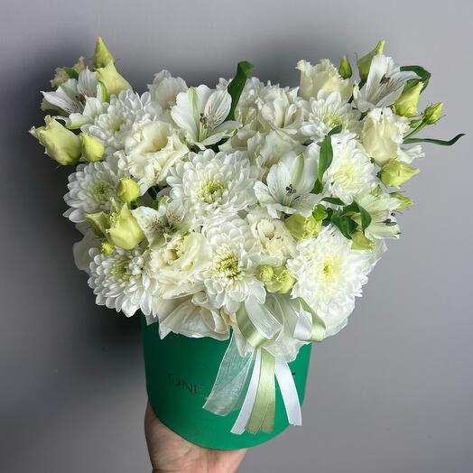Composition with eustoma alstroemeria and chrysanthemum🤍