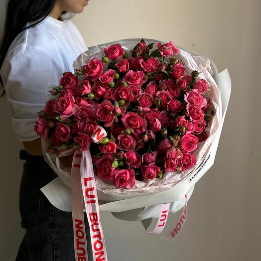 Букет "15 кустовых малиновых роз"