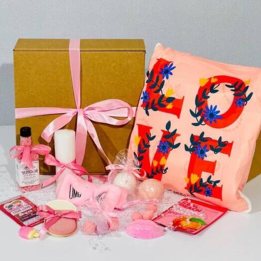 Подарочный бьюти бокс лав Beauty Box love для девушки женщины