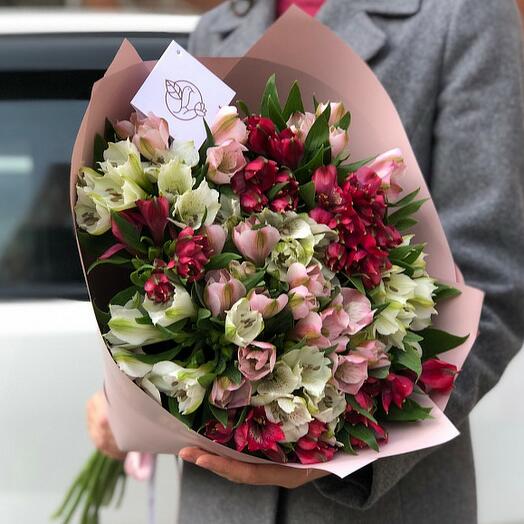 Букет альстромерий