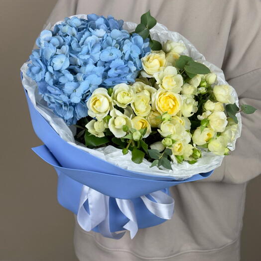 💙Букет с гортензией, кустовой розой, эвкалиптом