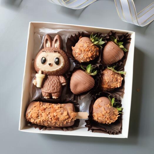 Дубайский шоколад тренд с клубникой и бананами в подарок девушке, ребенку