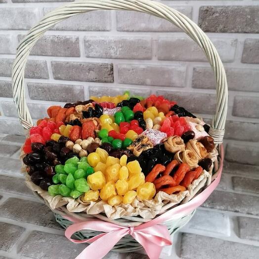 Корзина с сухофруктами М