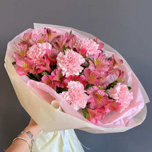 Букет альстромерии и диантусов