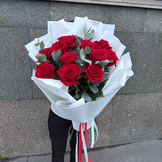 Красные розы 🌹с эвкалиптом 🌿 строгость и сдержанность в одном букете ️