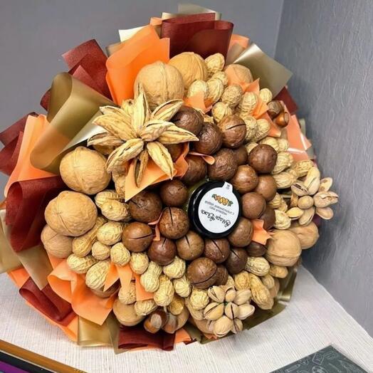Букет ореховый