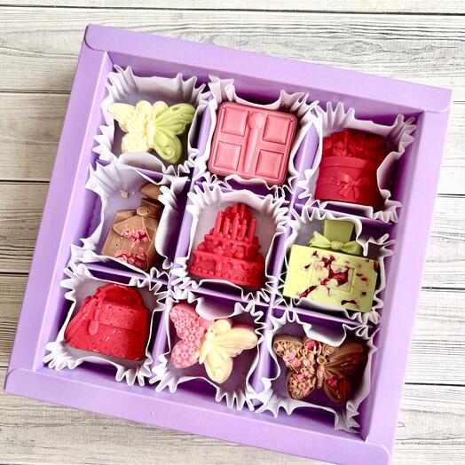 Сладкий подарок из 4 вкусов шоколада