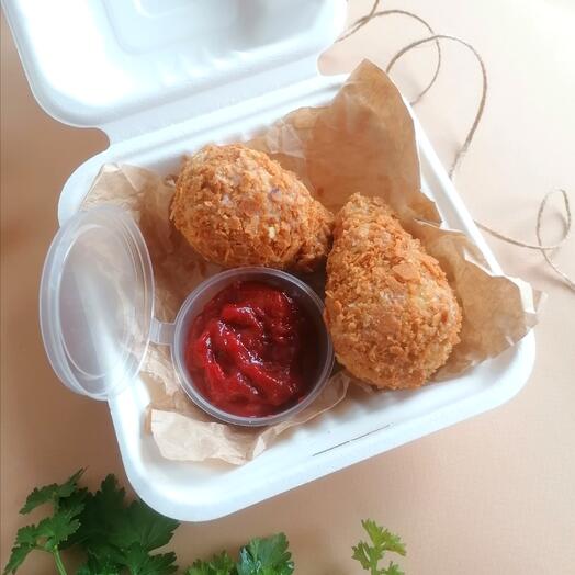 Подарочный набор «Куриные ножки КФС с кетчупом» из шоколадной картошки с клубничным соусом папе, мужчине