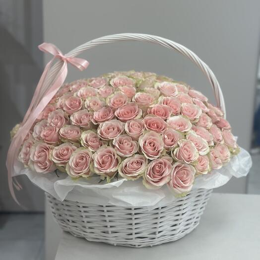 Корзина с 155 нежными розами