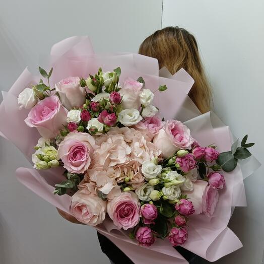 Авторский букет роза, гортензия, роза кустовая, эустома