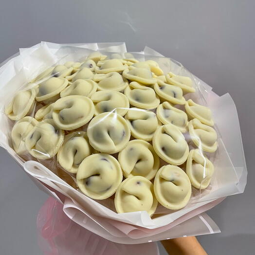 Букет из конфет-пельменей маме