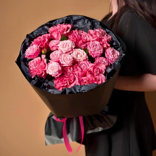 Букет с пионовидными розами и кустовыми розами