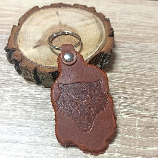 Брелок кожа Волк (коричневый)