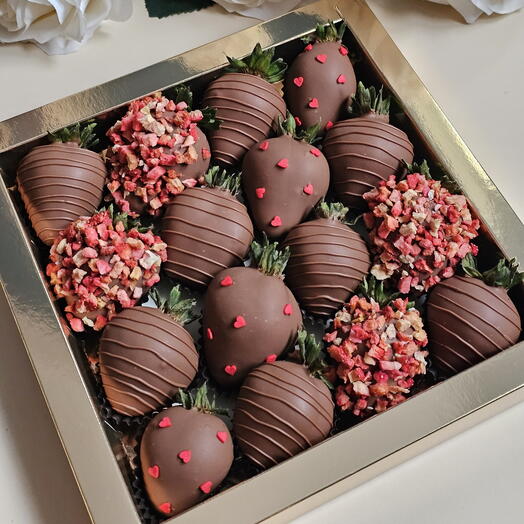 Клубника в шоколаде Heart. 16 шт