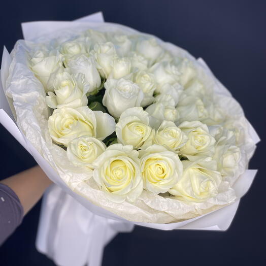 Моно букет из 35 белых роз 💐