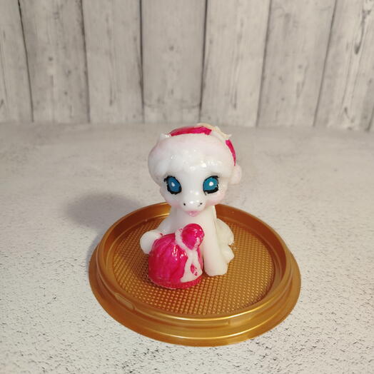 Свеча лошадка белая