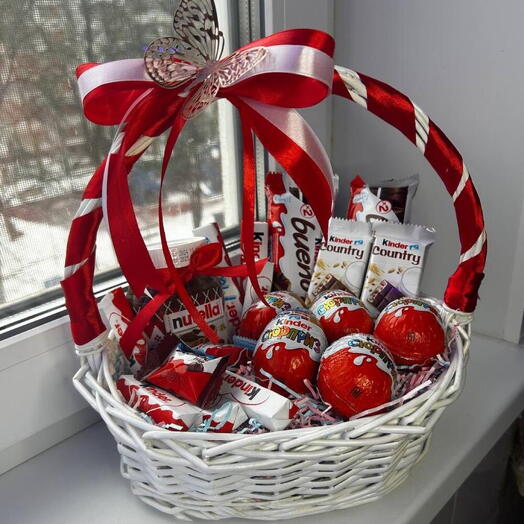Корзина подарочная сладости"Киндер"д