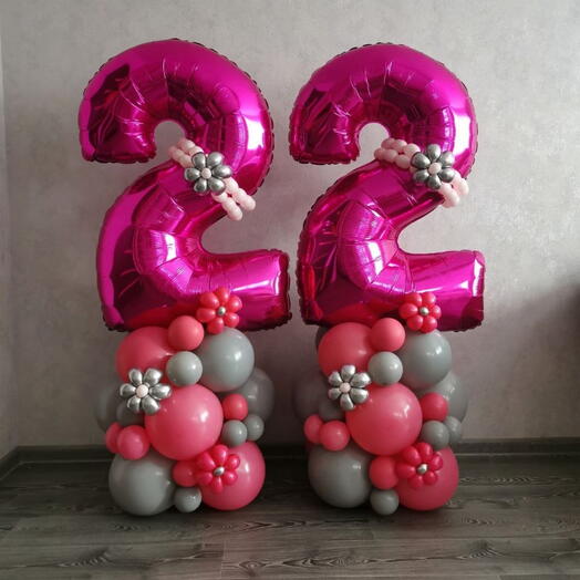 Цифры 22 девушке