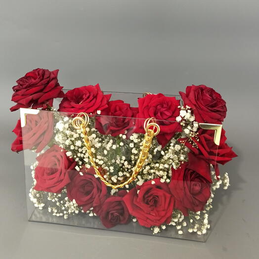 Сердце из роз, сумочка с цветами