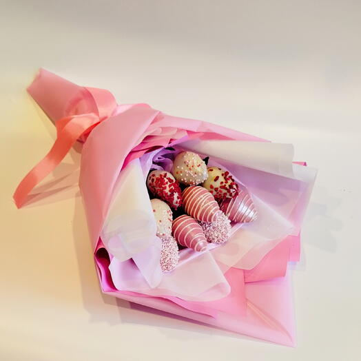 Букет из клубники в шоколаде Pink