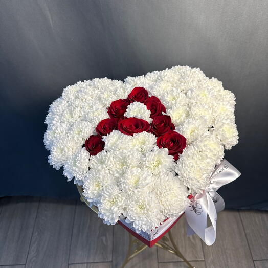 Цветы в коробке сердечка