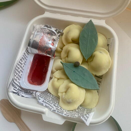 Шоколадные пельмени с соусом ,корпоративные подарки