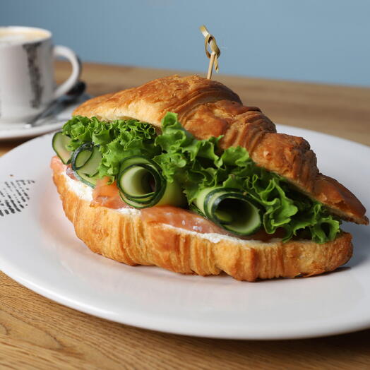 Круассан с сёмгой