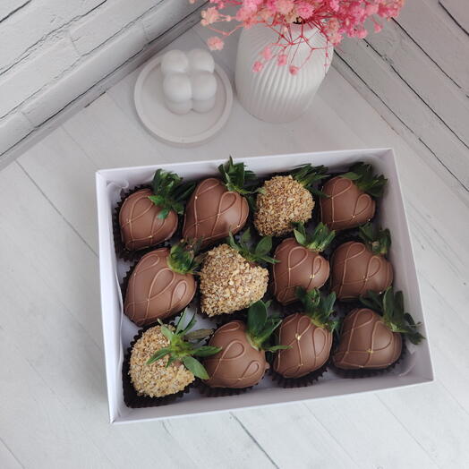 Клубника в молочном шоколаде 🍓🍓🍓