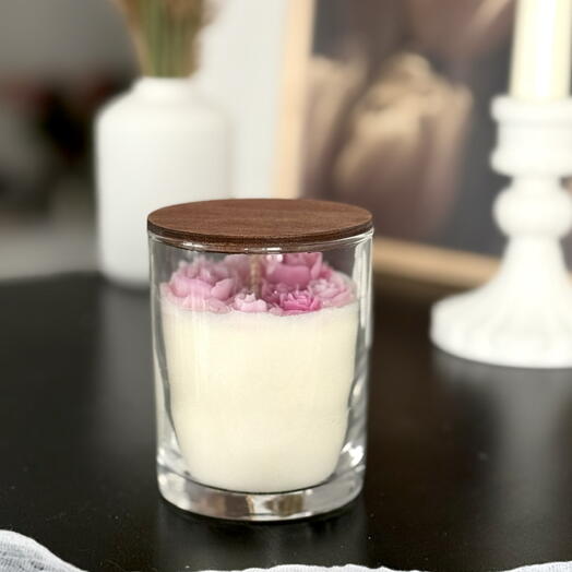 Арома-свеча в стеклянном стакане с розами