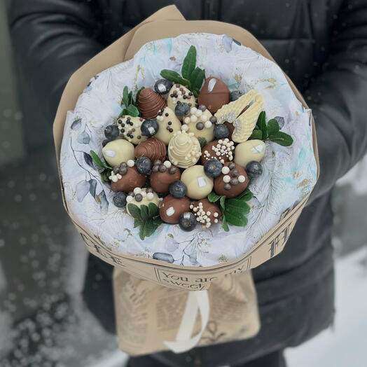 Букет из клубники в шоколаде, сладкий букет, клубника в шоколаде, съедобный букет N1/9