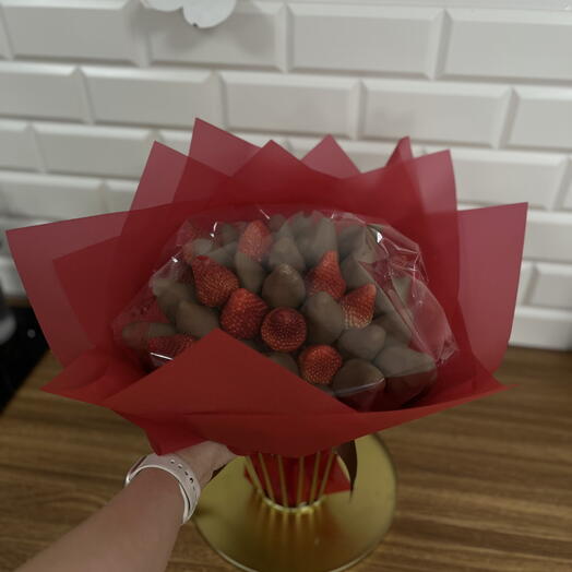 Букет из клубники в шоколаде