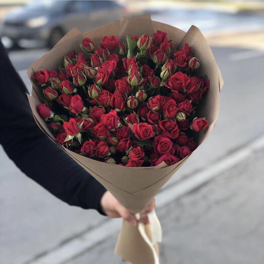 красние кустовие рози