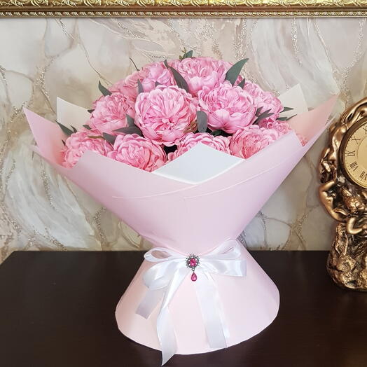 Букет из 23 розовых пионов из мыла